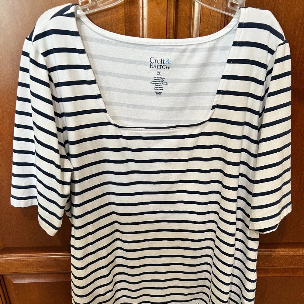 Croft & Barrow Square Neck tee
